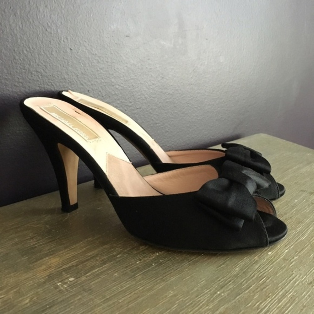 Michael Kors Women’s Black Open Toe Satin Bow Coquette Kitten Heels size 6